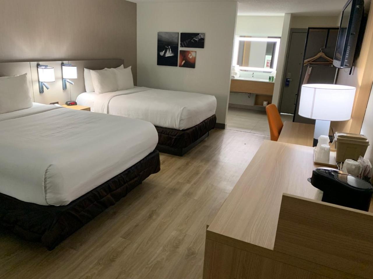 Queen Room with Two Queen Beds - Accessible/Non-Smoking,1369319258:JPEG
