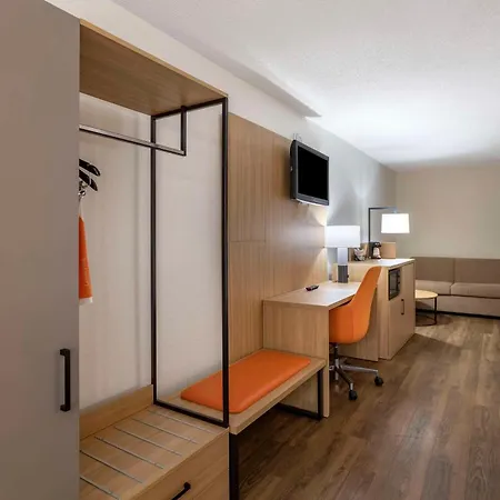 Comfort Inn & Suites Nashville Downtown - Stadium-3